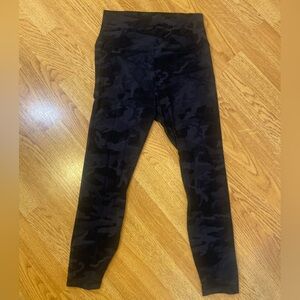 Lulu lemon black camo leggings size 8